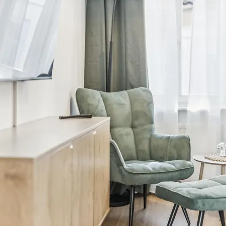 Kb Stilvoll Wohnen Im Kuenstlerhaus Apartamento